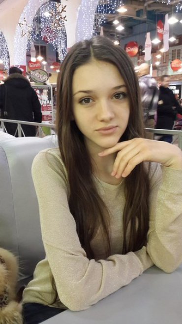 Проститутка Киева Надя 18 лет, интим услуги без доплат к 1200 грн