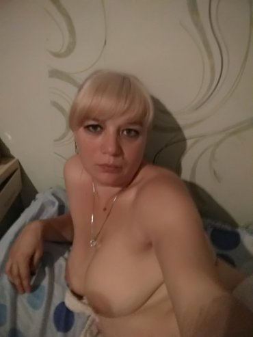 Проститутка Киева Надя час 600, шлюха за 300 грн в час