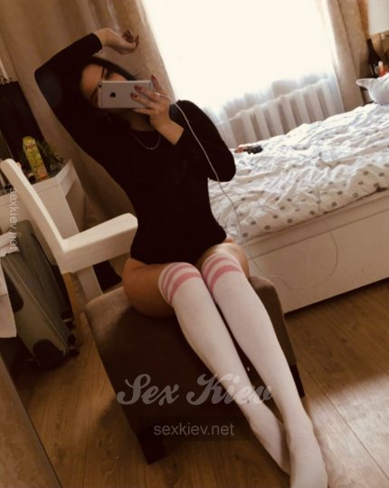 Проститутка Киева Карина, шлюха за 3000 грн в час