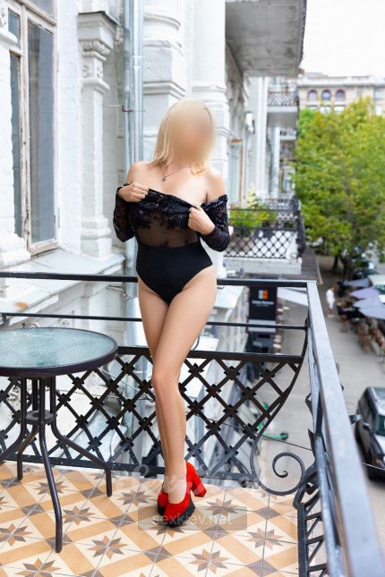 Проститутка Киева Аннет, с 2 размером сисек