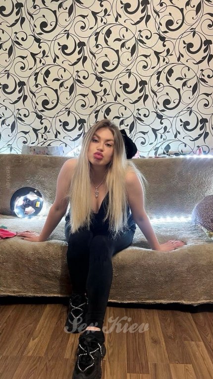 Проститутка Киева ЛЮБЛЮ В ПОПОЧКУ, снять за 3000 грн