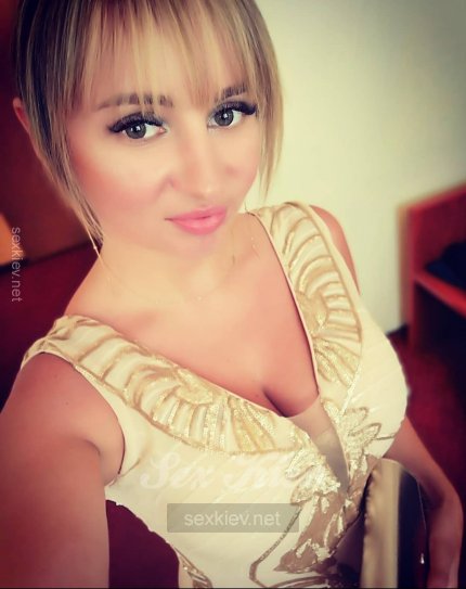Проститутка Киева Elena, с 3 размером сисек