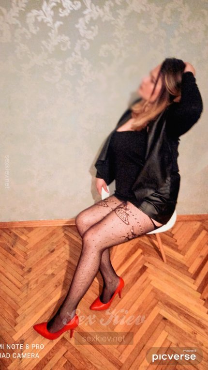 Проститутка Киева Виктория , интим услуги без доплат к 1400 грн