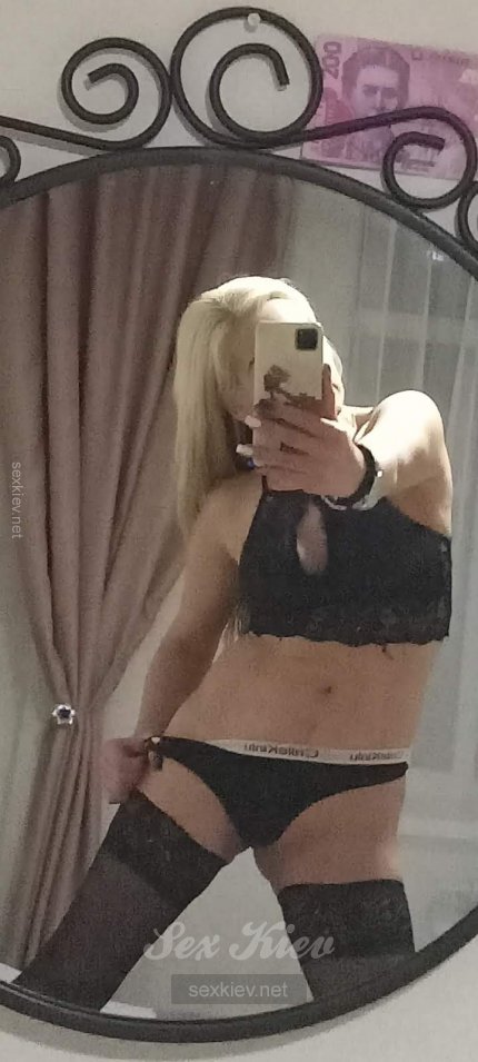 Проститутка Киева  Каролина, интим услуги без доплат к 1400 грн