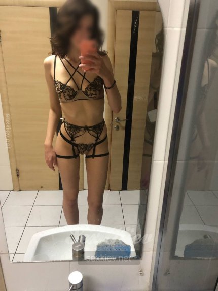 Проститутка Киева Горячая девочка, ей 23 года