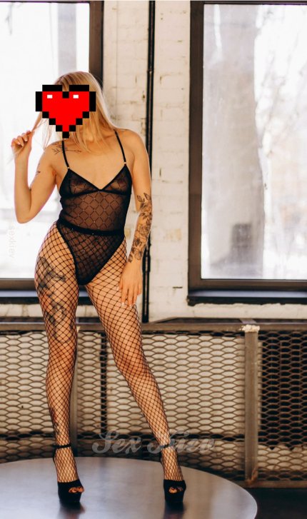 Проститутка Киева Юля, с 2 размером сисек