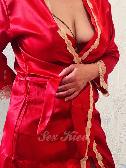 Проститутка Киева Наталья, шлюха за 2000 грн в час