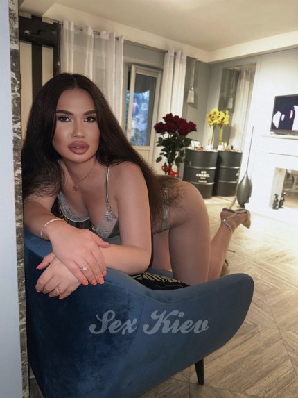 Проститутка Киева Сашенька, интим услуги без доплат к 8000 грн