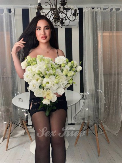 Проститутка Киева Сашенька, интим услуги без доплат к 8000 грн