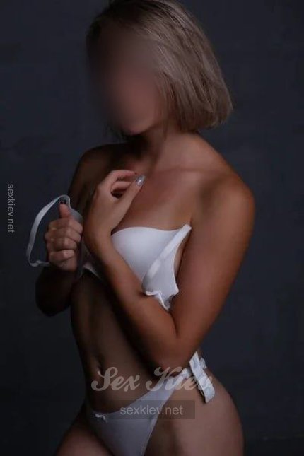 Проститутка Киева Арина, шлюха за 5000 грн в час