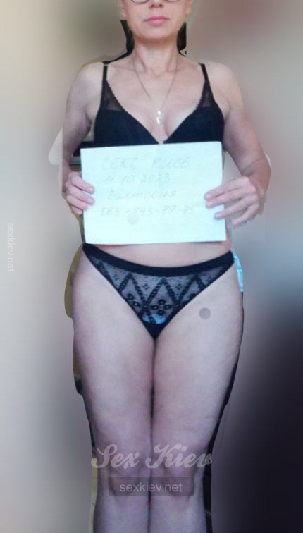 Проститутка Киева Виктория , интим услуги без доплат к 4000 грн
