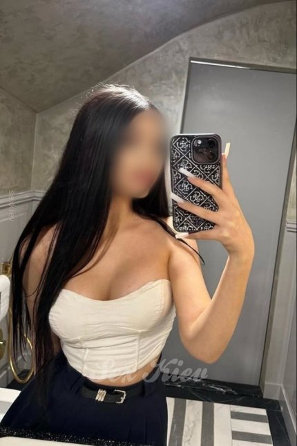 Проститутка Киева Юля, снять за 3000 грн