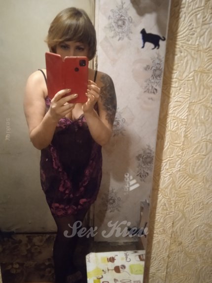 Проститутка Киева ДЛЯ ЛЮБИТЕЛЯ КУНИ, ей 37 лет