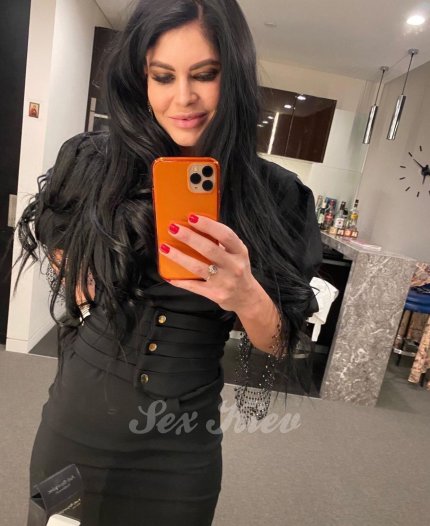 Проститутка Киева Алена, с 4 размером сисек