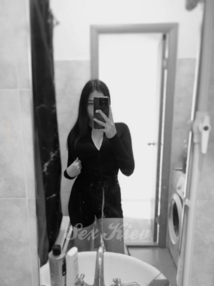Проститутка Киева Карина, ей 18 лет