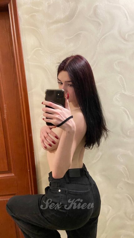 Проститутка Киева Лия, с 3 размером сисек