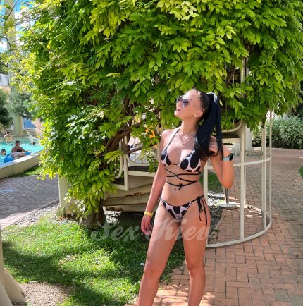 Проститутка Киева Виолетта, шлюха за 9000 грн в час