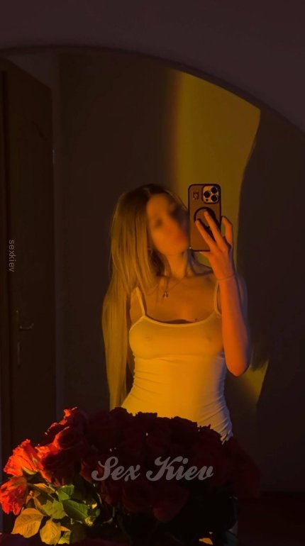 Проститутка Киева Амелия, шлюха за 7000 грн в час