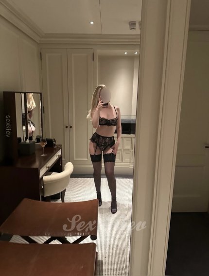 Проститутка Киева Ксения, с 2 размером сисек