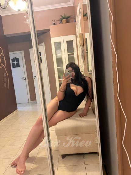 Проститутка Киева Юля 4 РАЗМЕР , ей 19 лет