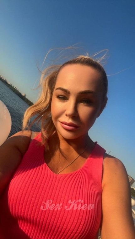 Проститутка Киева СВЕТИК, ей 42 года