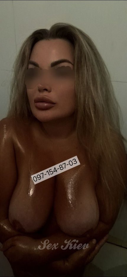 Проститутка Киева Юля анальчик и кун, шлюха за 4000 грн в час